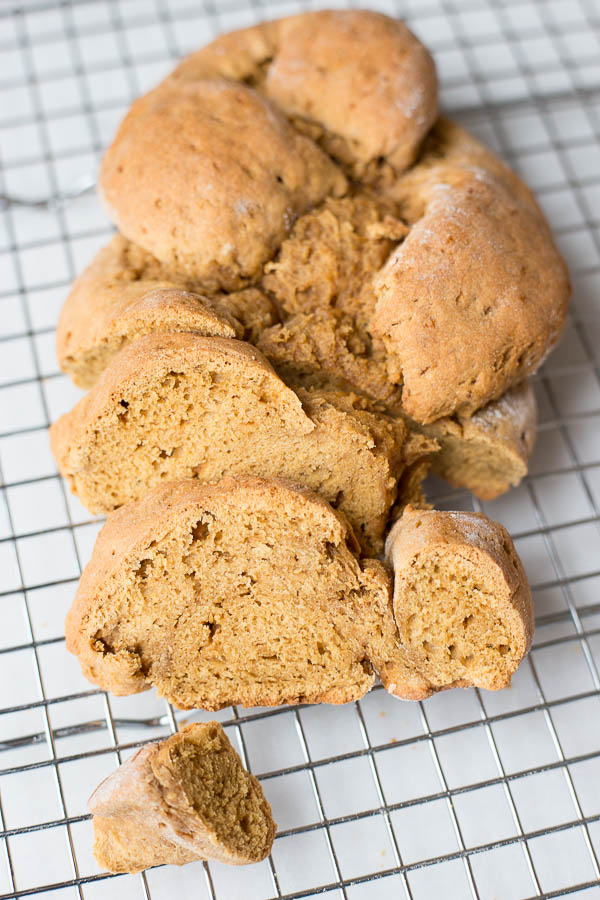 Gluten Free Easter Bread: A refined sugar-free and dairy free Easter treat! Step-by-step photos and instructions for how to braid bread included! || fooduzzi.com recipe