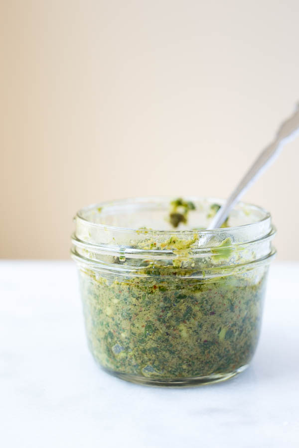 Almond Butter Avocado Pesto: This isn't your nana's pesto! Traditional pesto gets updated with almond butter and avocado! Vegetarian and gluten free and vegan option included! || fooduzzi.com recipe