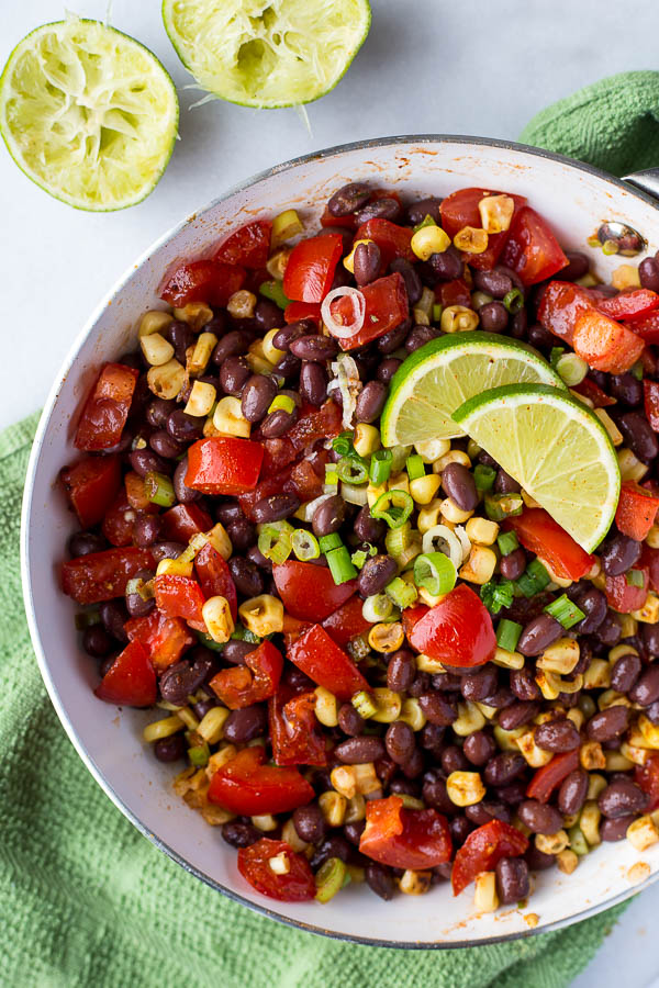 Vegan Black Bean Ceviche: A fresh, flavorful, gluten free, and plant-based ceviche that takes only 15 minutes to prepare! Serve it with tacos, with tortilla chips, or in lettuce wraps! || fooduzzi.com recipe