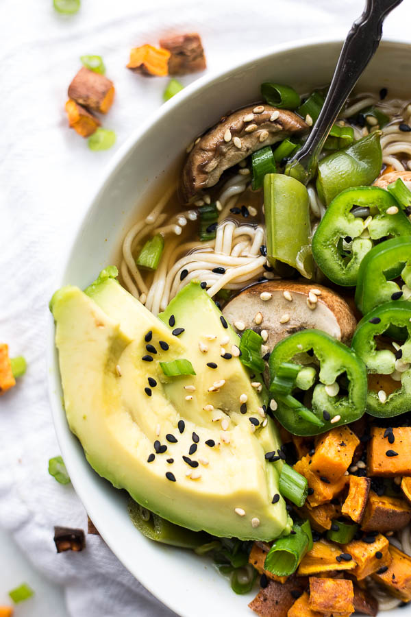 Easy Vegan Ramen: An homemade ramen that's full of vegetables, texture, & flavors. It's naturally gluten free, refined sugar-free, & dairy free. Perfect for fall or winter! || fooduzzi.com recipe
