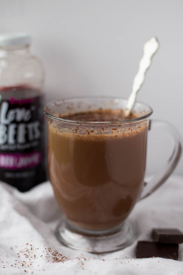 Vegan "Red Velvet" Hot Chocolate: A rich and creamy vegan hot chocolate with an antioxidant-rich secret red ingredient! Naturally refined sugar-free and gluten free! || fooduzzi.com recipe