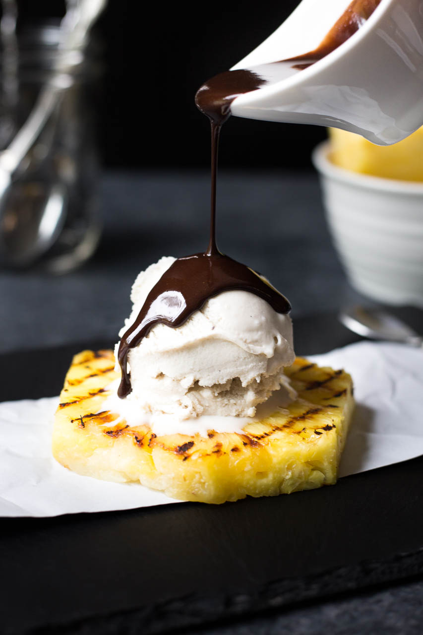 Vegan Grilled Pineapple Sundae: A super simple ice cream treat perfect for summer! Naturally gluten free and vegan, and easy to make for a crowd! || fooduzzi.com recipe