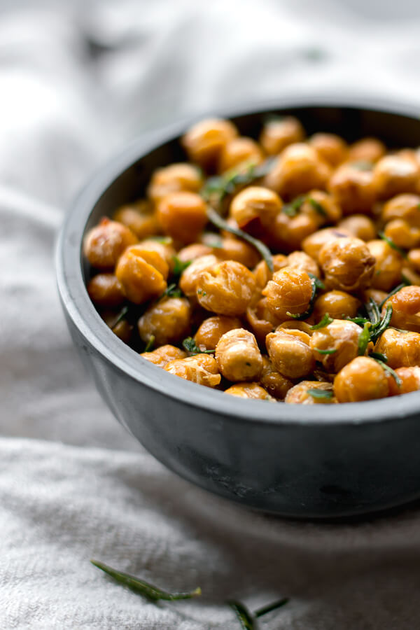closer up of crispy chickpeas in a bowl