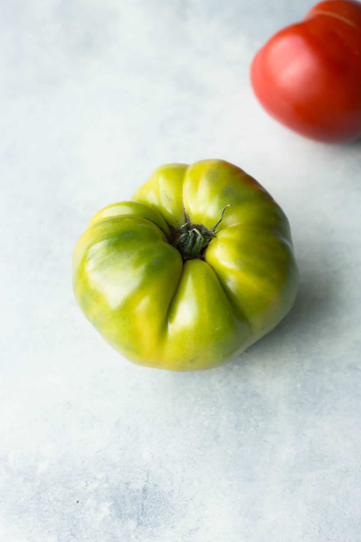 a green heirloom tomato
