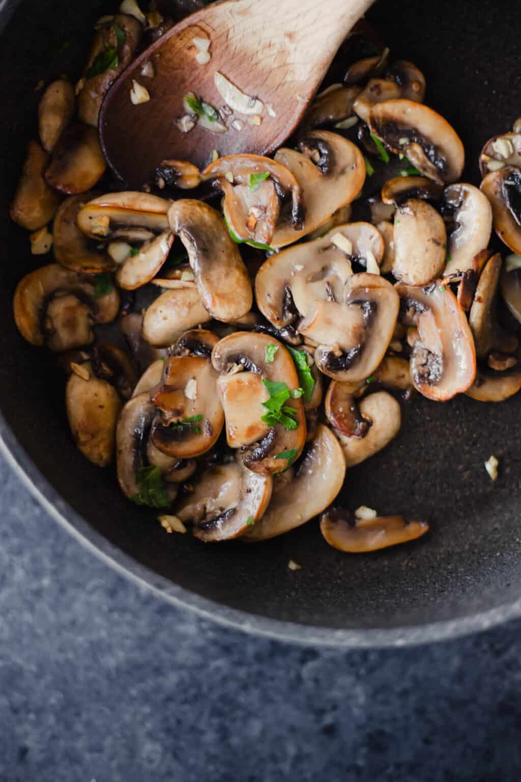 The Best Sautéed Mushrooms - Fooduzzi